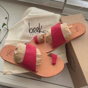NWT Beek Finch Toe Ring SANDALS Size 6 Flat Red Leather NEW $280